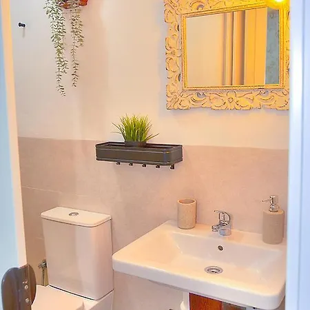 Family In Triana Apartment *
